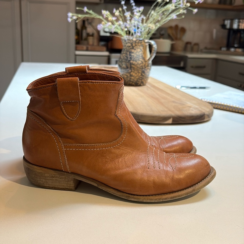 Sundance NWT Italian Leather Cowgirl Finch Boots